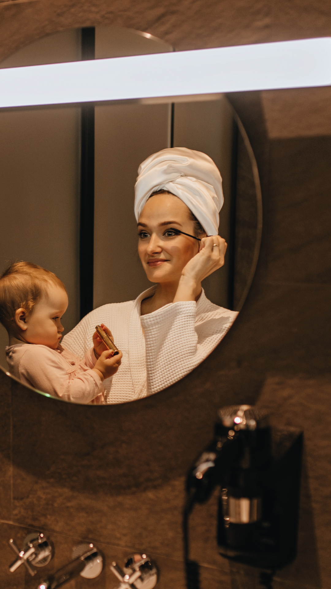 LED bathroom mirror benefits